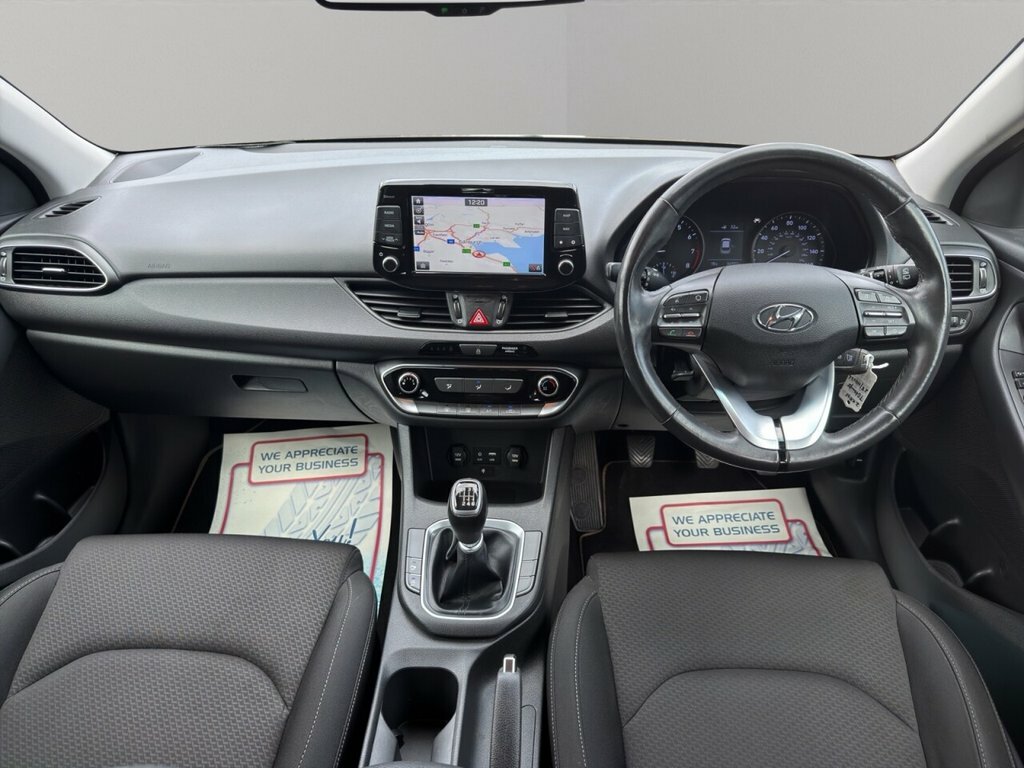 Hyundai I30 Hatchback Brown #3