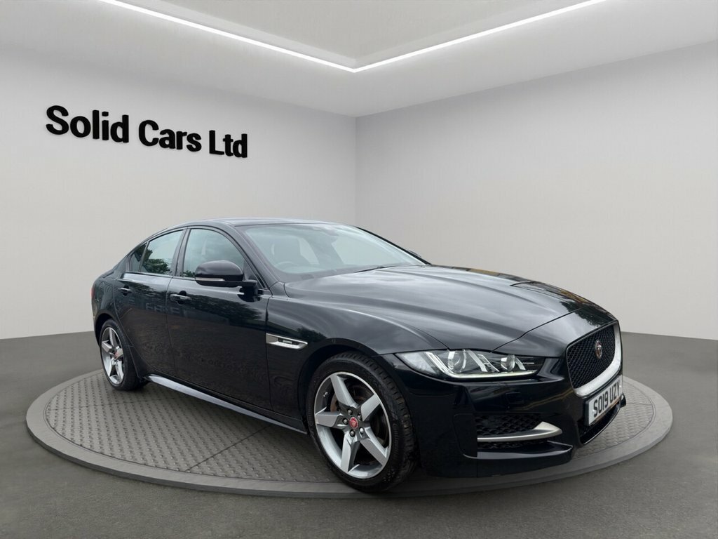 Jaguar XE Saloon Black #4