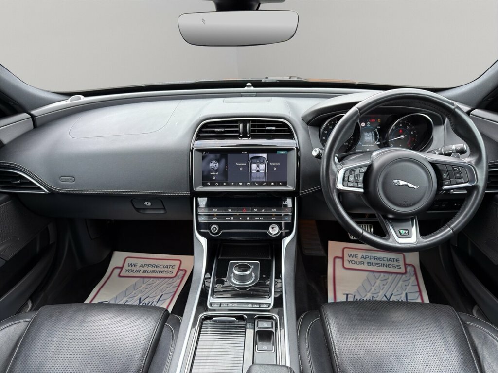 Jaguar XE Saloon Black #2