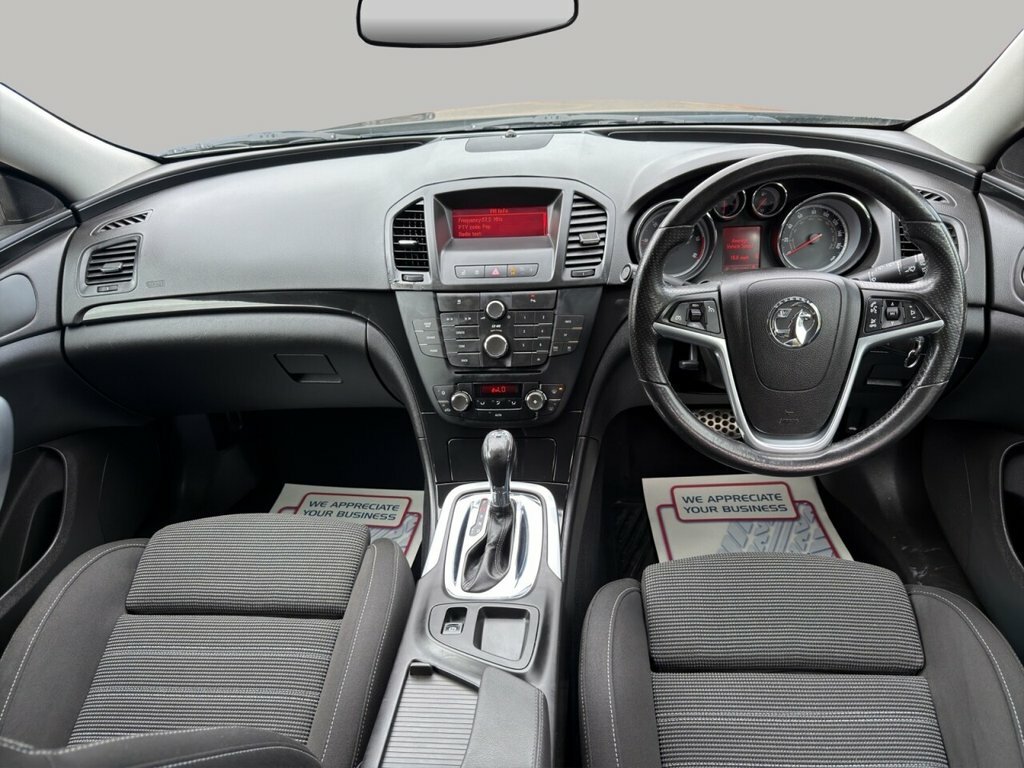 Vauxhall Insignia Sri Nav Cdti 5-Door White #19
