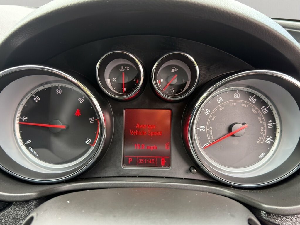 Vauxhall Insignia Sri Nav Cdti 5-Door White #10