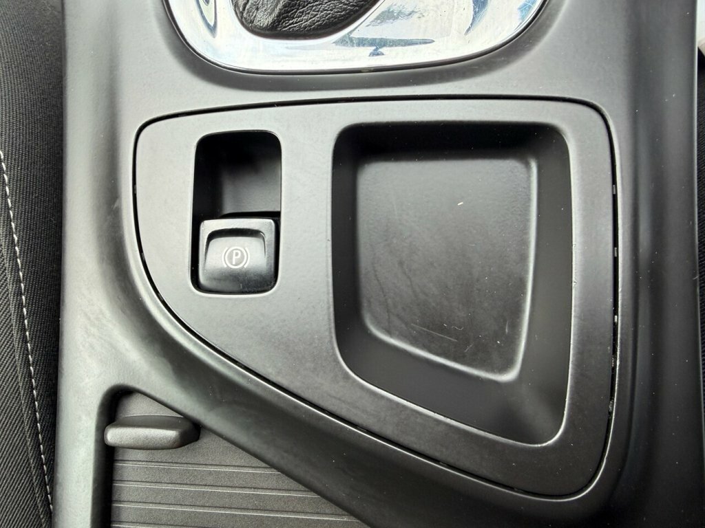 Vauxhall Insignia Sri Nav Cdti 5-Door White #37