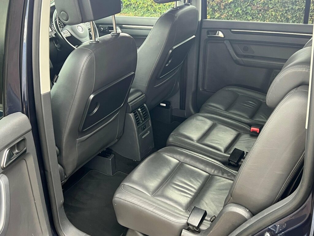 Volkswagen Touran Beige #11