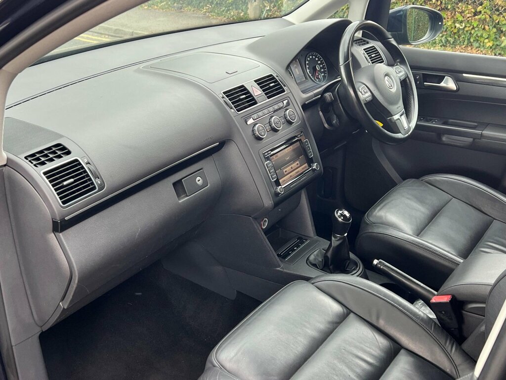 Volkswagen Touran Beige #9