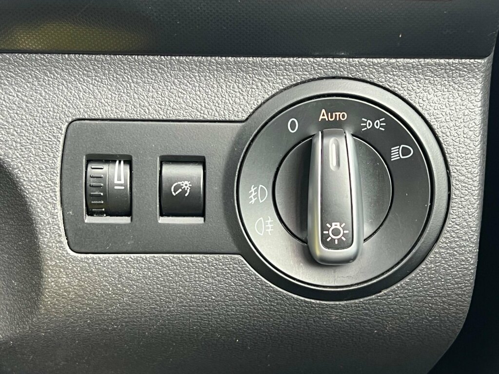 Volkswagen Touran Beige #15
