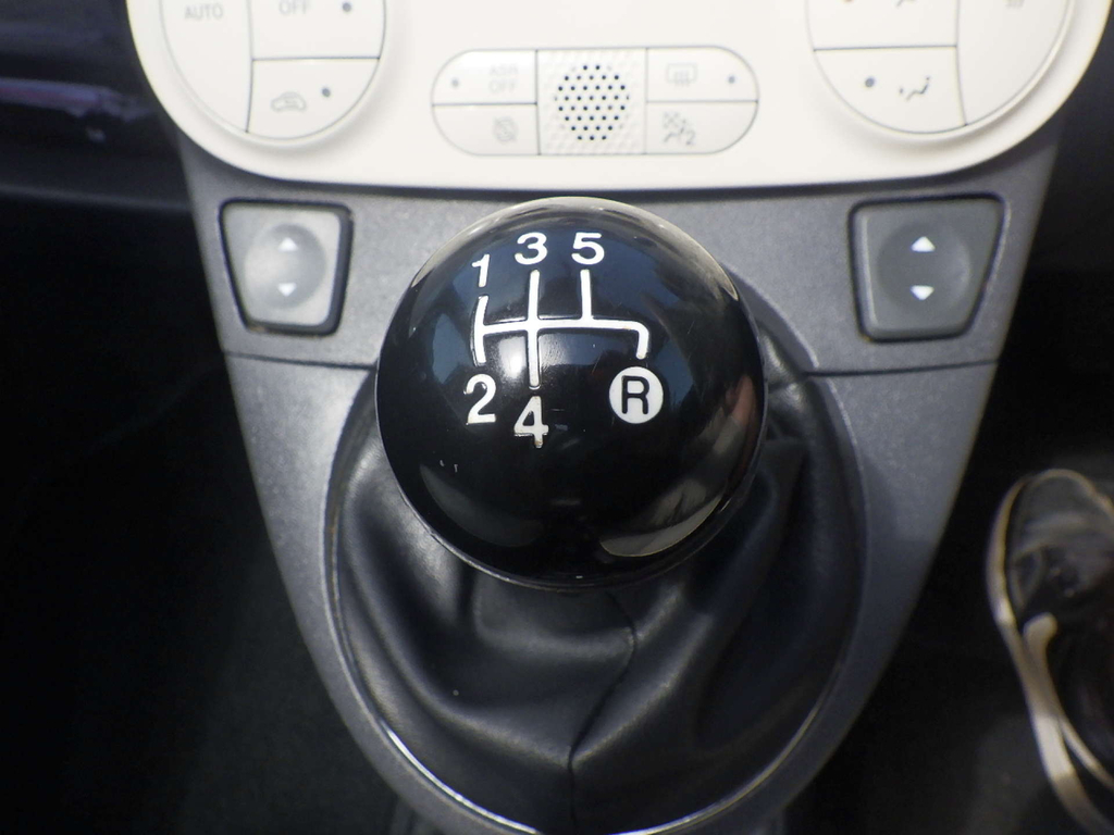 Fiat 500C 1.2 Lounge 69 Bhp White #28