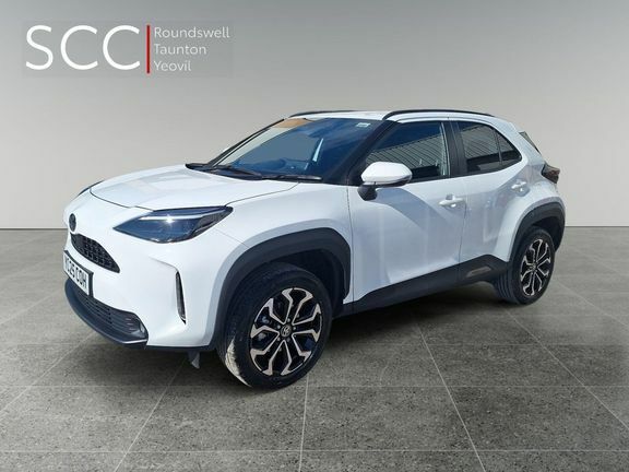 Toyota Yaris Cross Design Fwd White #2