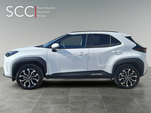Toyota Yaris Cross Design Fwd White #3