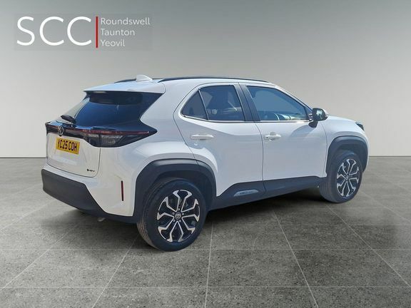 Toyota Yaris Cross Design Fwd White #6
