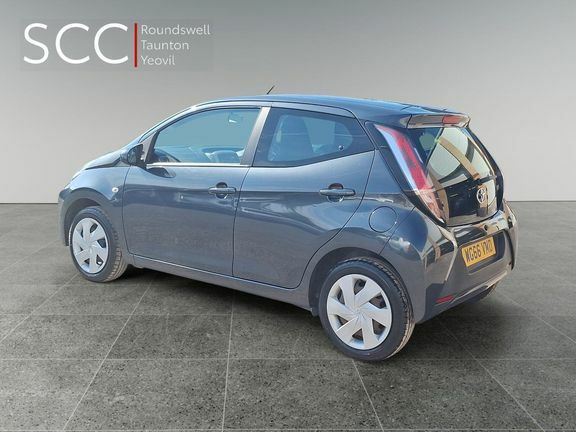 Toyota Aygo X X-play Man Grey #4