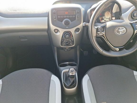 Toyota Aygo X Aygo X-style Vvt-i Silver #11