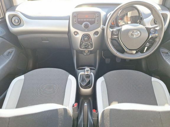 Toyota Aygo X Aygo X-style Vvt-i Silver #10