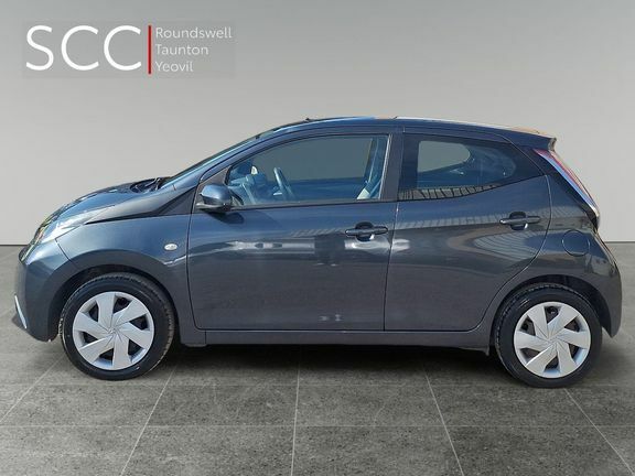 Toyota Aygo X X-play Man Grey #3