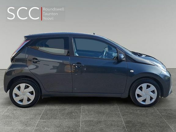 Toyota Aygo X Aygo X-style Vvt-i Silver #7