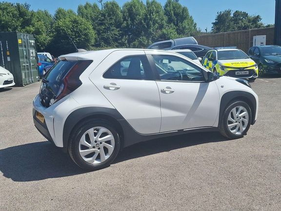 Toyota Aygo X Pure Manual White #6