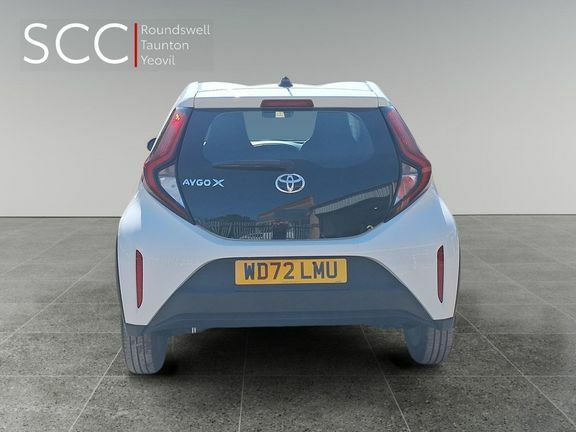 Toyota Aygo X Pure Manual White #5