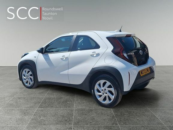 Toyota Aygo X Pure Manual White #4