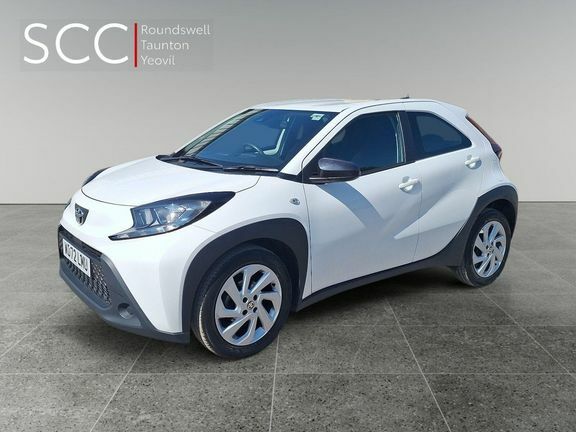 Toyota Aygo X Pure Manual White #2