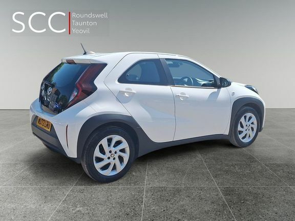 Toyota Aygo X Pure Manual White #6