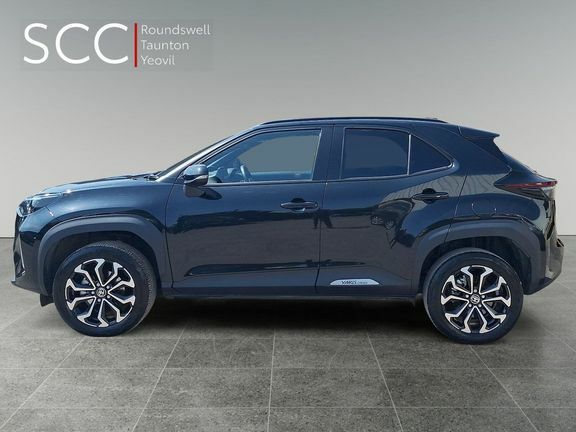Toyota Yaris Cross Design Fwd Black #3