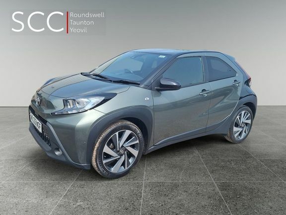 Toyota Aygo X Edge Manual Green #2