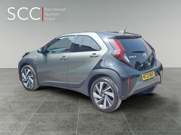 Toyota Aygo X Edge Manual Green #4