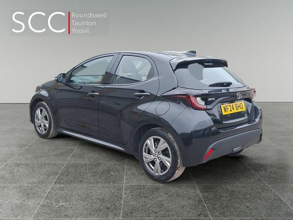 Toyota Yaris Icon Black #4