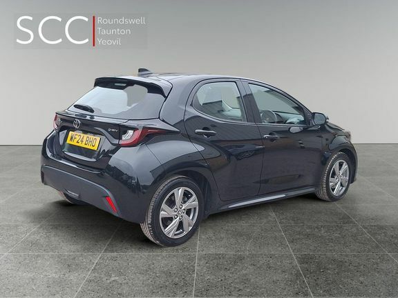 Toyota Yaris Icon Black #6