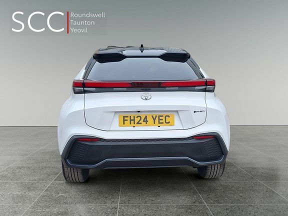 Toyota C-Hr Design 2.0 Phev Bi-tone White #4