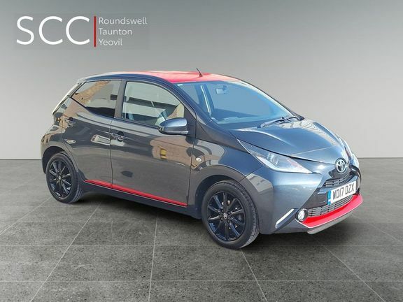 Toyota Aygo X X-press Man Grey