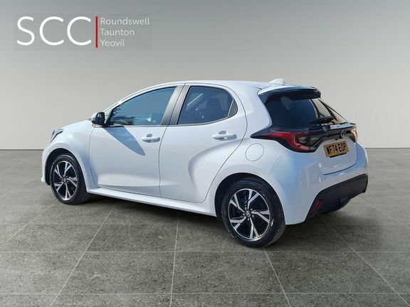 Toyota Yaris Design White #4