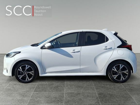 Toyota Yaris Design White #3