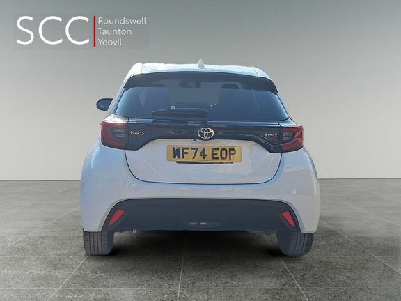 Toyota Yaris Design White #5