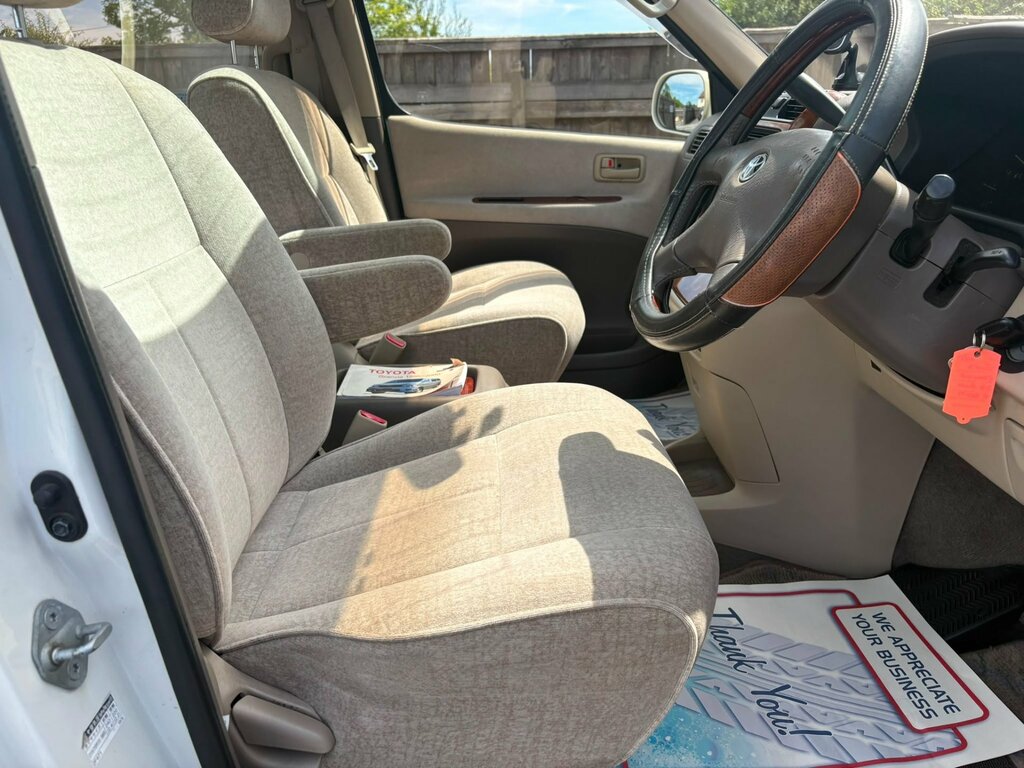 Toyota Granvia 3.4 Prime Selection 8 Seater White #2