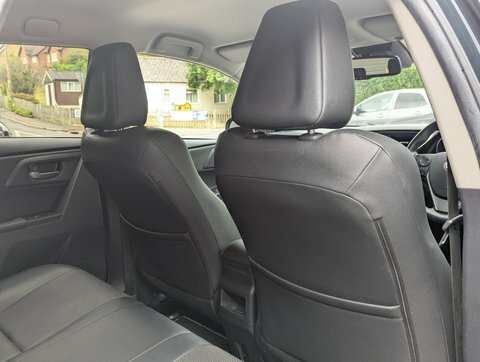 Toyota Auris 1.8 Hybrid Excel Tss Cvt Red #14