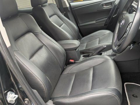 Toyota Auris 1.8 Hybrid Excel Tss Cvt Red #13
