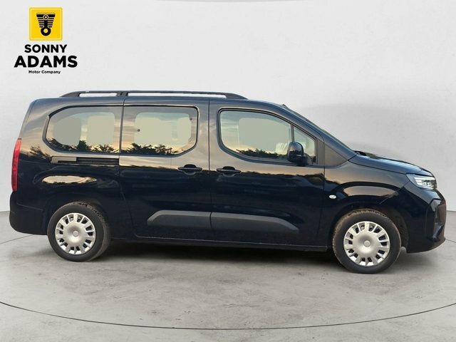 Vauxhall Combo-e Life 52Kwh Design XL Mpv 11 Black #3