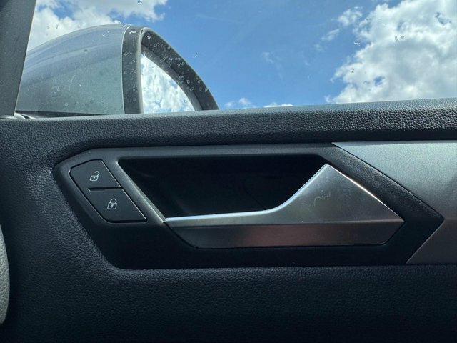 Volkswagen T-Roc Life Grey #33