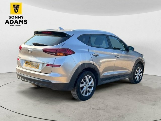 Hyundai Tucson 1.6 Gdi Se Nav Suv Euro 6 S S White #4
