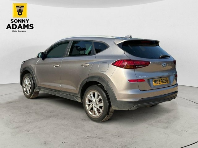 Hyundai Tucson 1.6 Gdi Se Nav Suv Euro 6 S S White #6