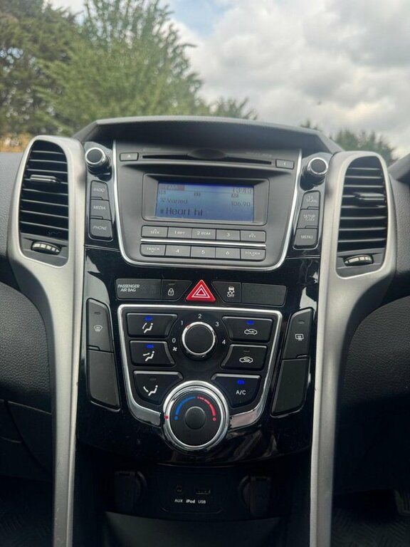 Hyundai I30 Crdi Active Blue Drive Silver #16