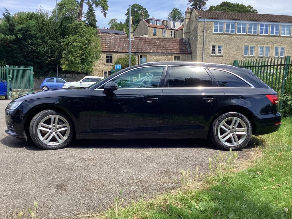 Audi A4 Avant 2L Sport YC17XGF Black #5