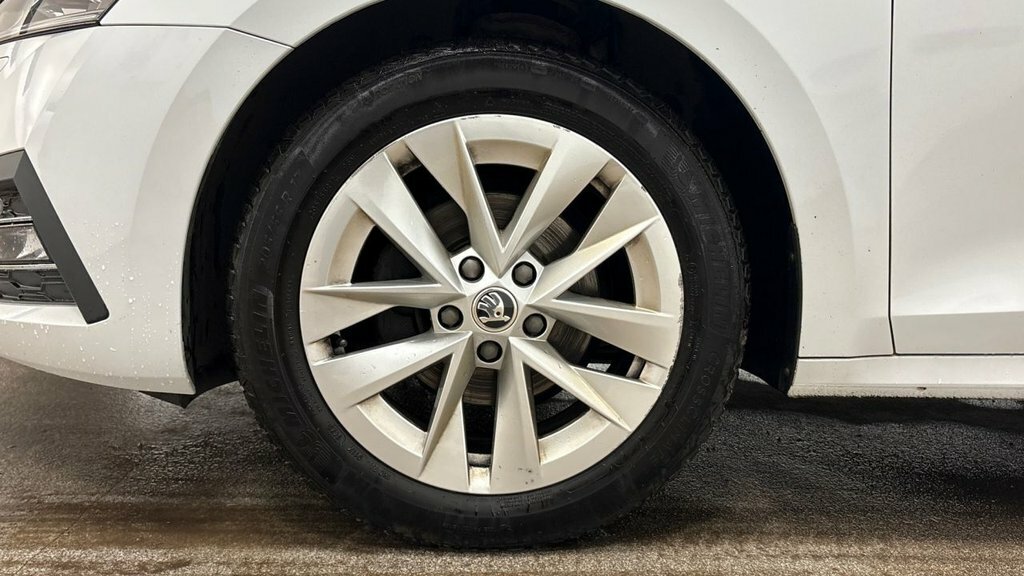 Skoda Octavia 2L Se L White #6
