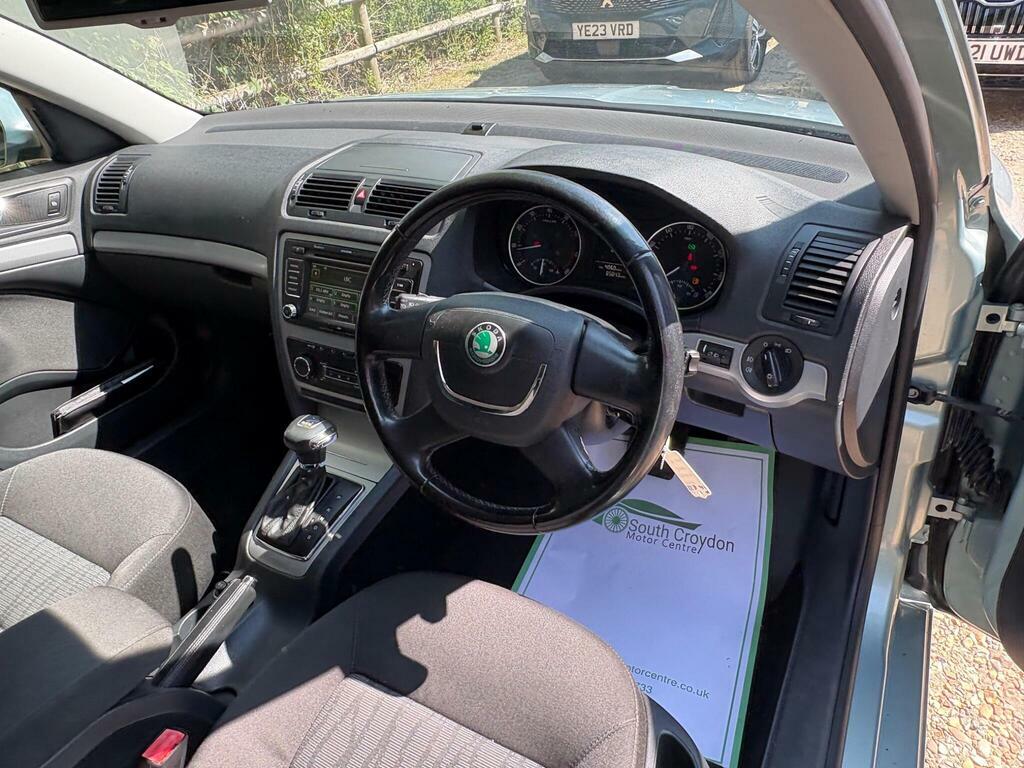 Skoda Octavia Elegance Tsi White #16