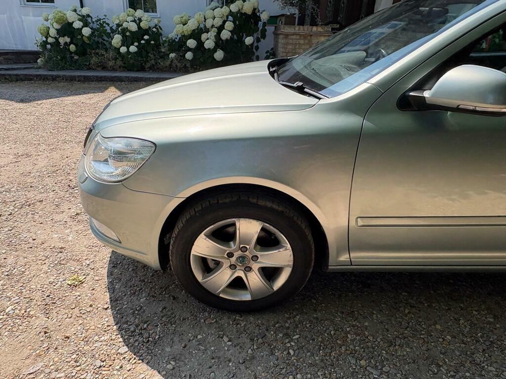 Skoda Octavia Elegance Tsi White #32