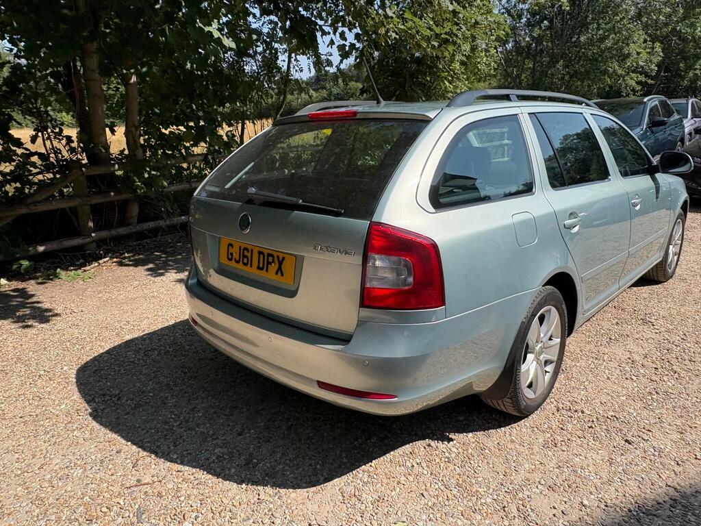 Skoda Octavia Elegance Tsi White #13