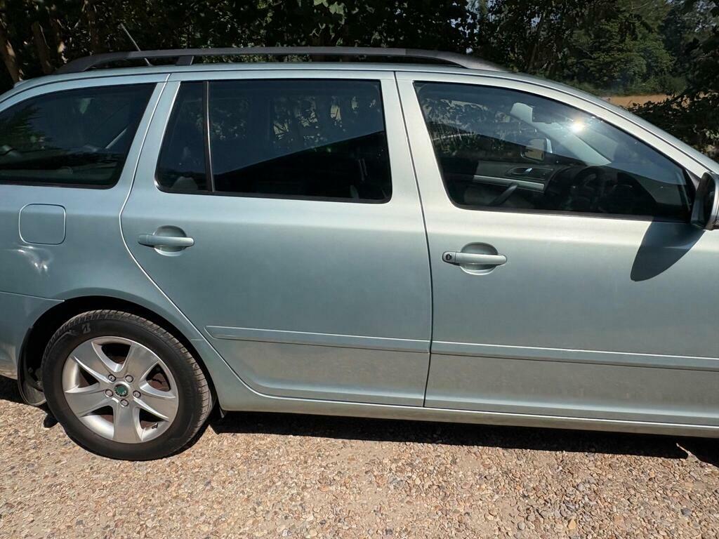 Skoda Octavia Elegance Tsi White #12