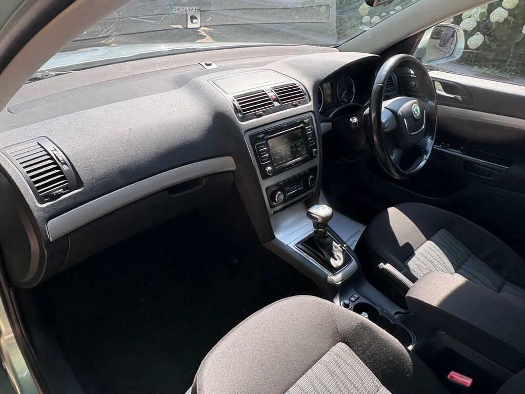 Skoda Octavia Elegance Tsi White #14