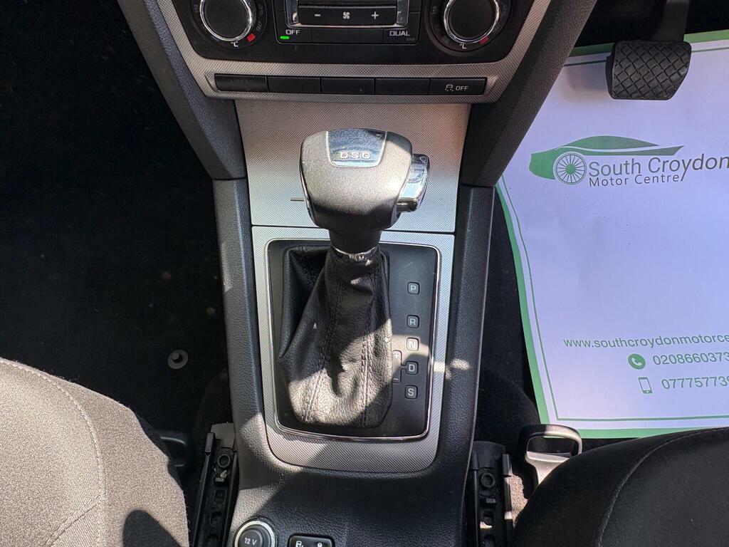 Skoda Octavia Elegance Tsi White #17