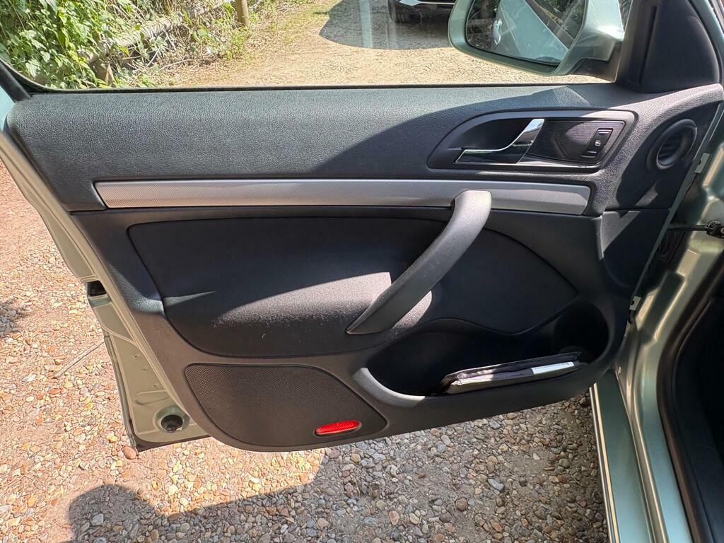 Skoda Octavia Elegance Tsi White #26